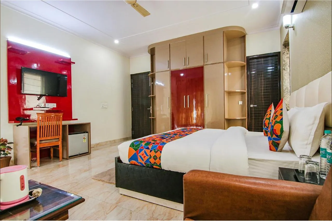 Homefort Stays - Sector 45 Near Cyber Park & Artemis Hospital Gurgáon