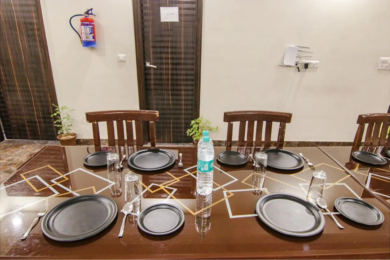 Homefort Stays - Sector 45 Near Cyber Park & Artemis Hospital Gurgáon 4*,  Indie