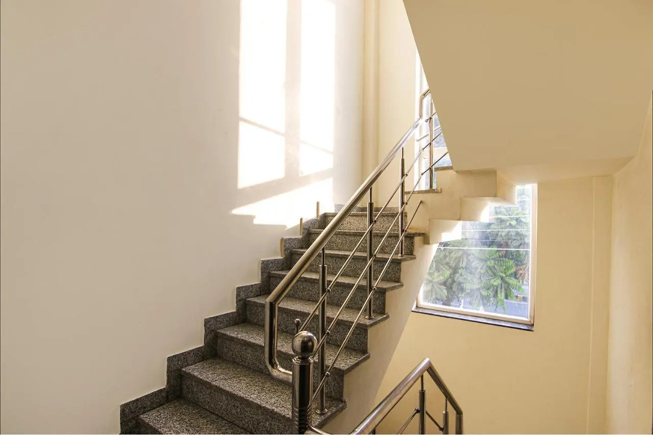 Homefort Stays - Sector 45 Near Cyber Park & Artemis Hospital Gurgáon Hotel