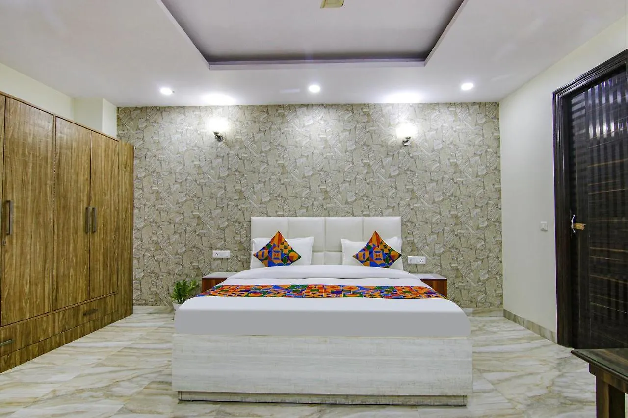 **** Hotel Homefort Stays - Sector 45 Near Cyber Park & Artemis Hospital Gurgáon Indie