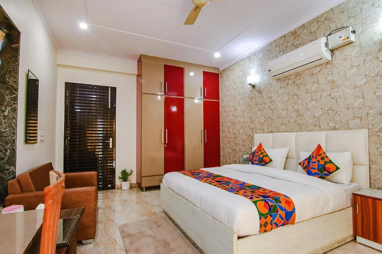 **** Hotel Homefort Stays - Sector 45 Near Cyber Park & Artemis Hospital Gurgáon Indie