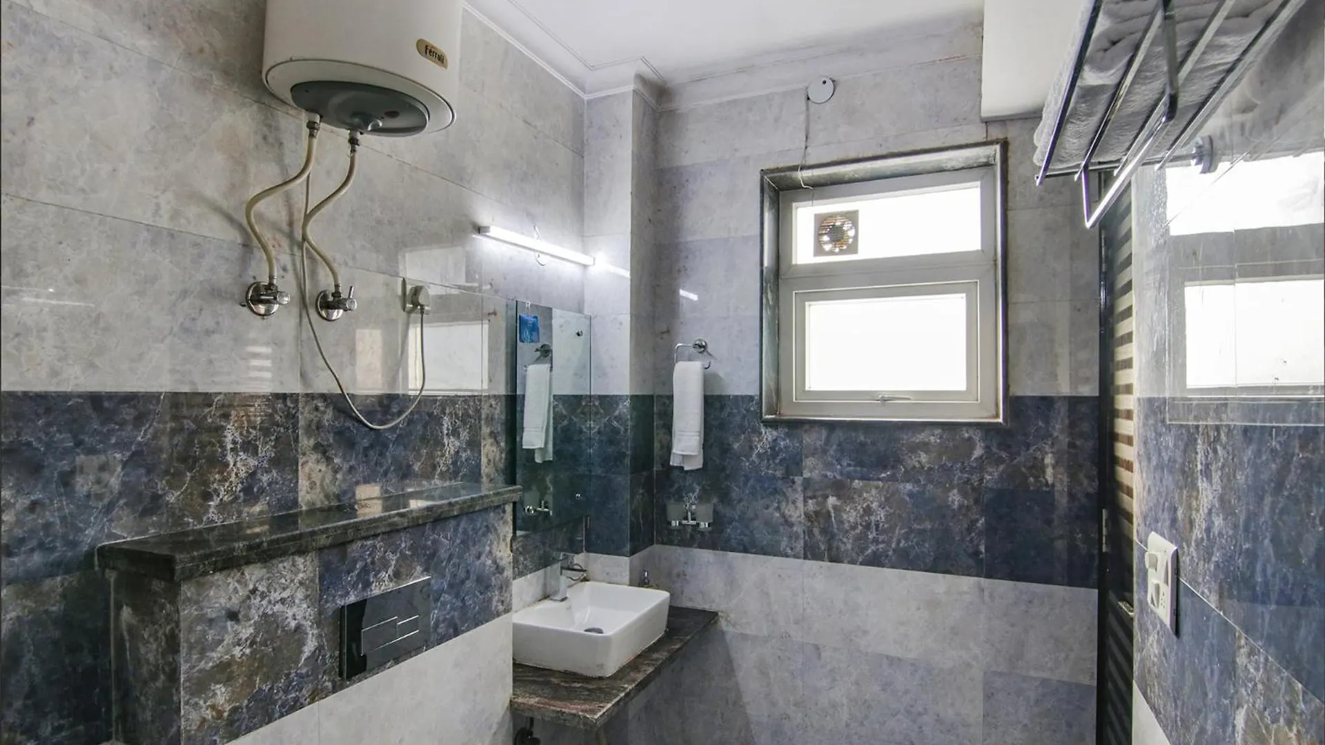 Hotel Homefort Stays - Sector 45 Near Cyber Park & Artemis Hospital Gurgáon