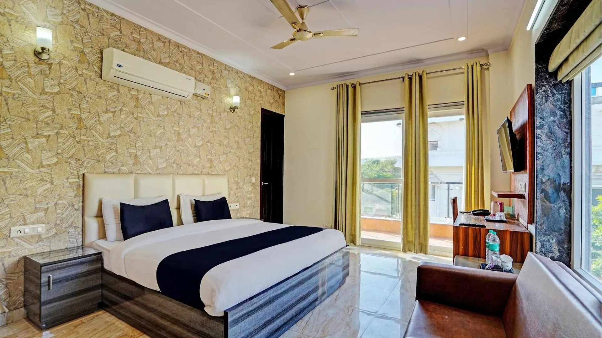Hotel Homefort Stays - Sector 45 Near Cyber Park & Artemis Hospital Gurgáon