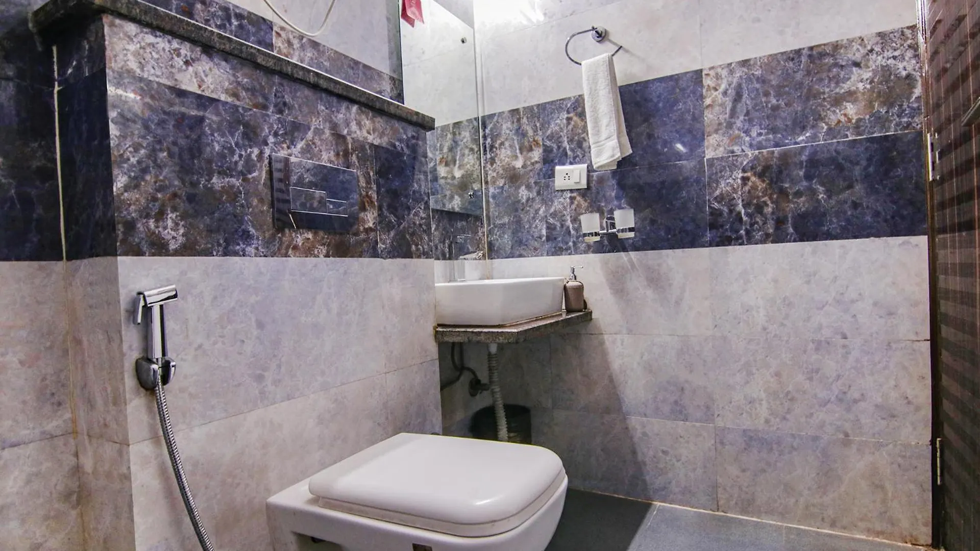 Hotel Homefort Stays - Sector 45 Near Cyber Park & Artemis Hospital Gurgáon