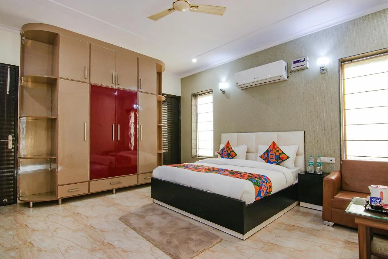 Hotel Homefort Stays - Sector 45 Near Cyber Park & Artemis Hospital Gurgaon