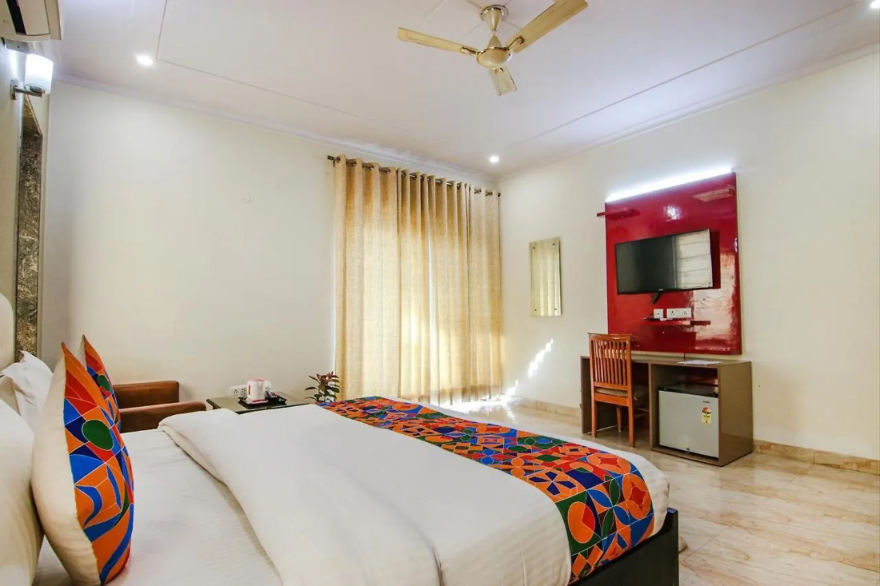 Homefort Stays - Sector 45 Near Cyber Park & Artemis Hospital Gurgaon Inde