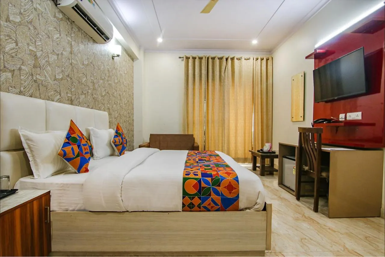Homefort Stays - Sector 45 Near Cyber Park & Artemis Hospital Gurgaon 4*,