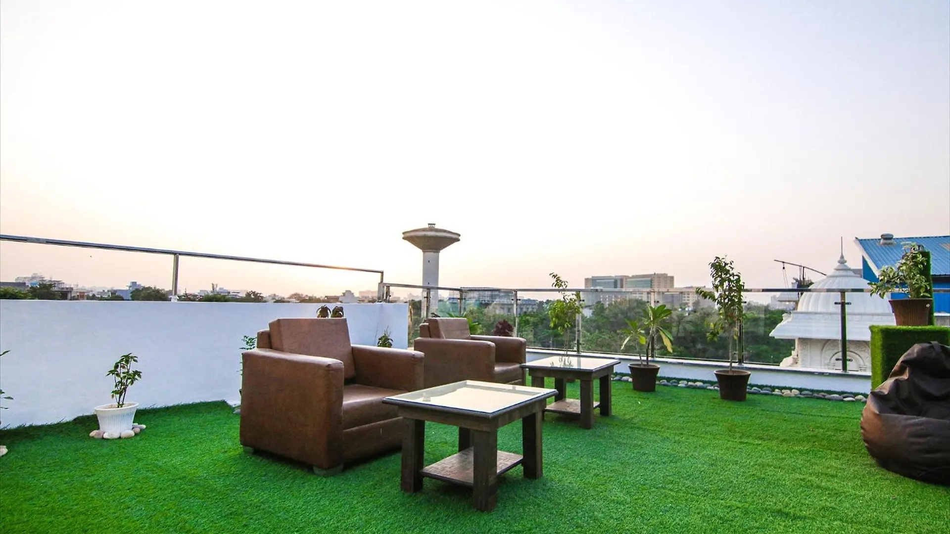Homefort Stays - Sector 45 Near Cyber Park & Artemis Hospital Gurgaon