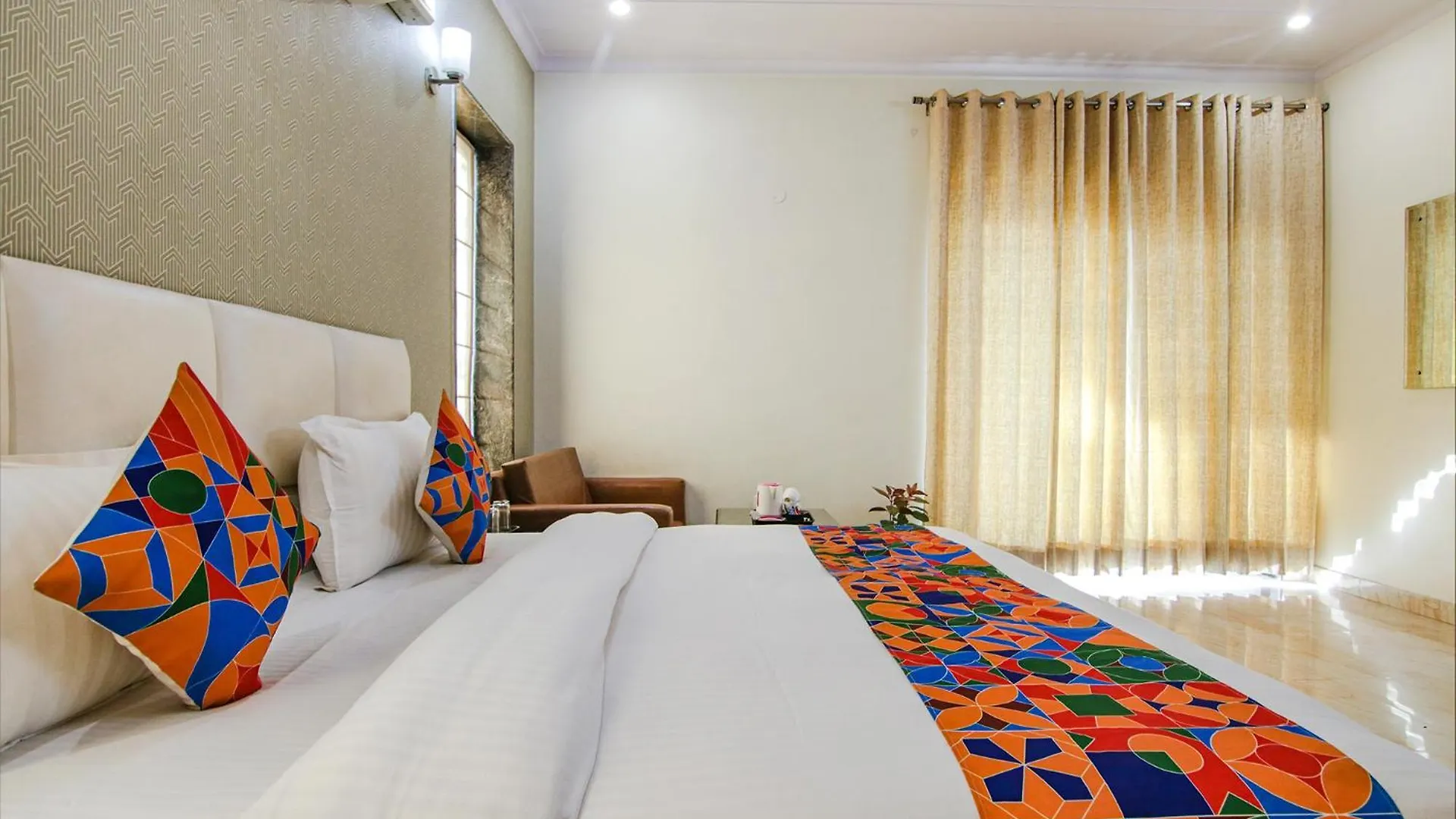 Homefort Stays - Sector 45 Near Cyber Park & Artemis Hospital Gurgaon 4*,